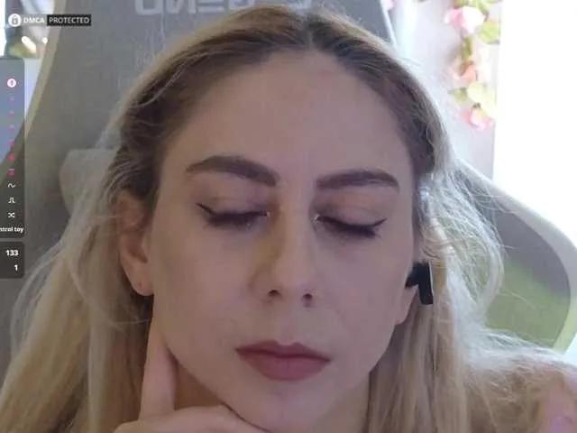 Freechat -Light-Fury- on BongaCams