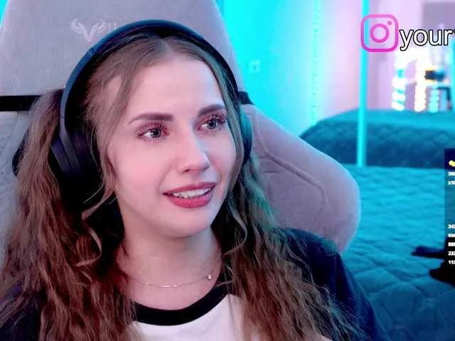 -VikkiL0vesCheese- from BongaCams