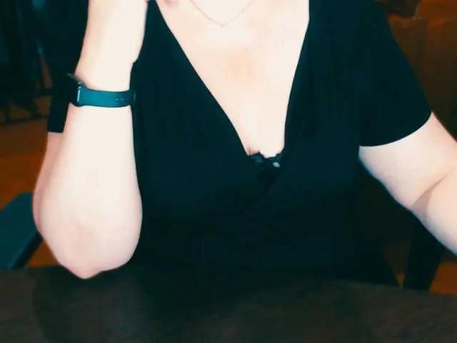 Alisa1917 from BongaCams