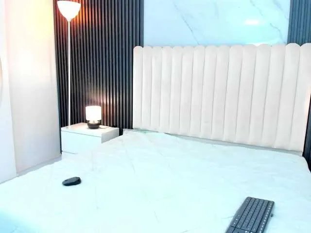 Arianaa-Cooper from BongaCams
