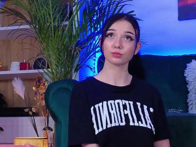 AveryWillow from BongaCams