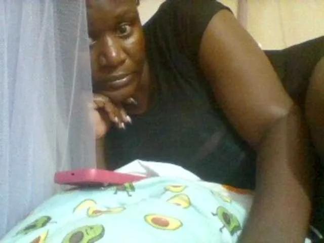 Admire amazing slut BoobieQueen BoobieQueen from BongaCams