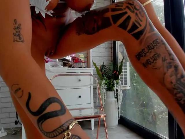 Freechat BritneyCharm on BongaCams