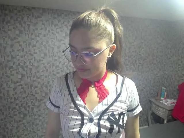 Freechat CrisstalPink on BongaCams