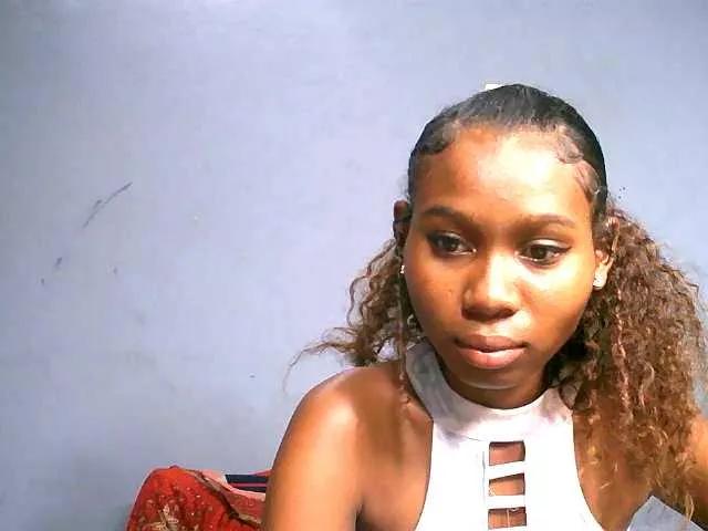 Elisahh on BongaCams 