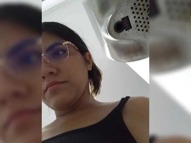 ElizHarper from BongaCams