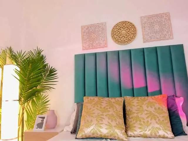 Hot EmaaTaylor from BongaCams EmaaTaylor from BongaCams