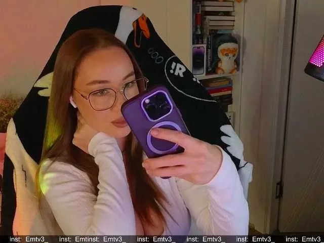 Freechat Emili1- on BongaCams