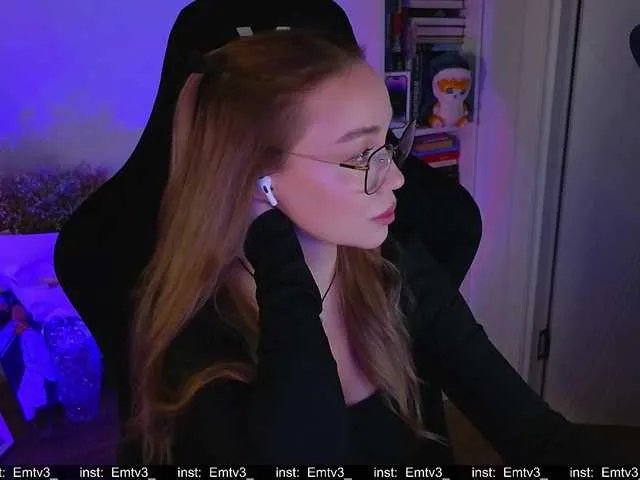 Freechat Emili1- on BongaCams