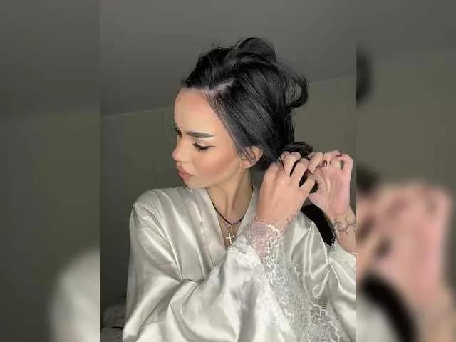 Checkout EvaDesire, she wants to masturbate for you EvaDesire from BongaCams