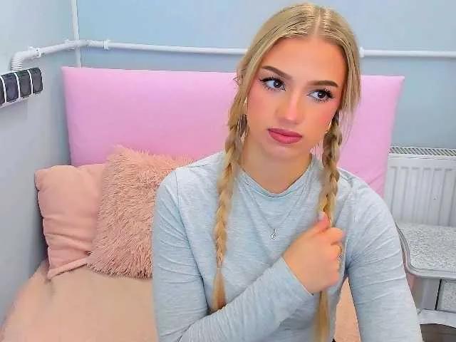 Explore cute stripper EvetteBody EvetteBody from BongaCams