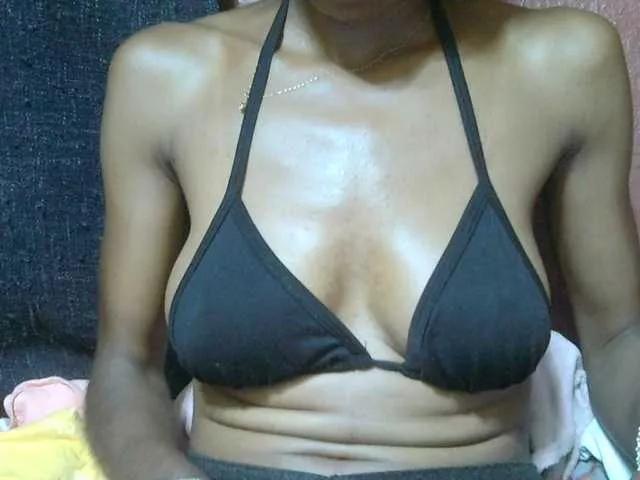 Felaniah on BongaCams 