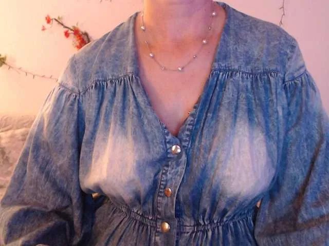 Freechat goodSnowQueen on BongaCams