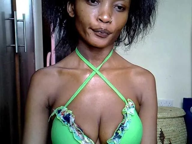 Freechat hippyshanice on BongaCams