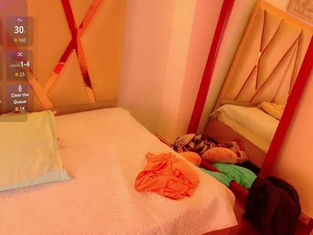 Freechat hollyvega on BongaCams