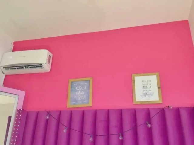 Freechat hollyvega on BongaCams