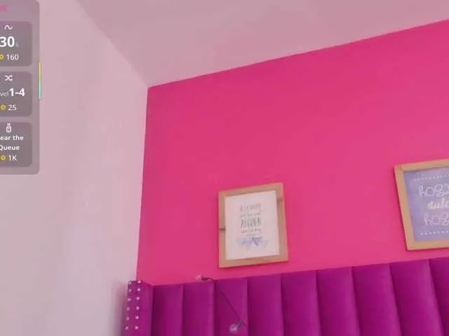 Freechat hollyvega on BongaCams