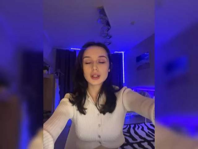 Freechat hor-neyJ0zy on BongaCams