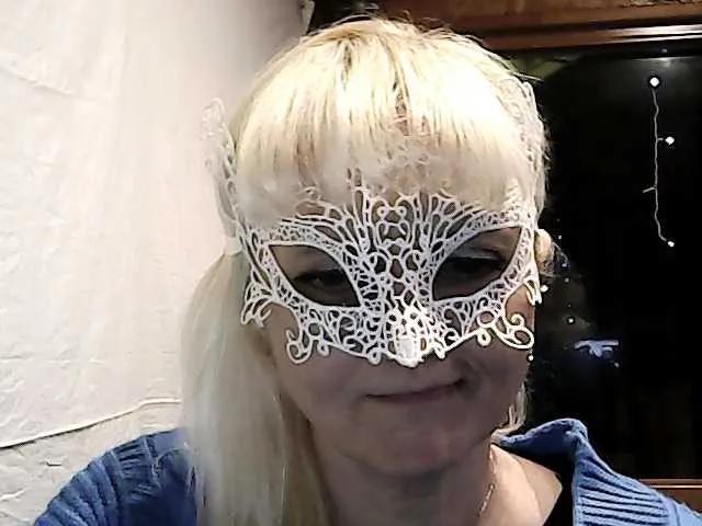 Try slutty escort Iinna Iinna from BongaCams