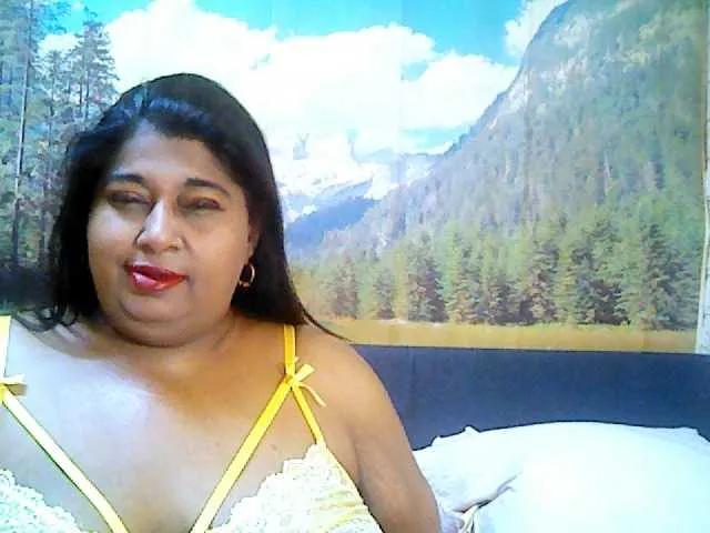 indianhoney from BongaCams