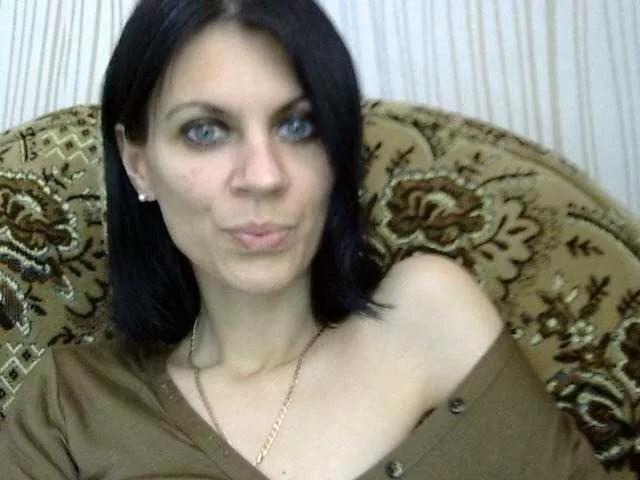 Freechat InjaAtHome on BongaCams