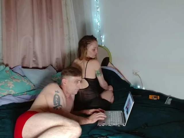 Explore sweet stripper ISCUSHENIEE ISCUSHENIEE from BongaCams