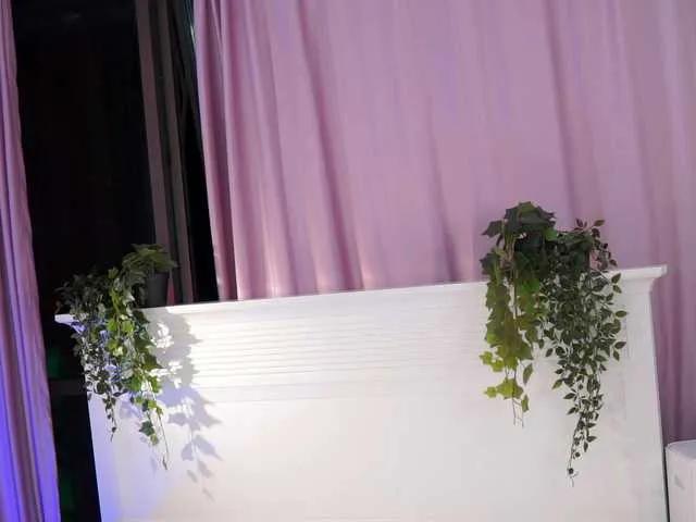 Hot JessyKisss wants you to fuck her body now JessyKisss from BongaCams