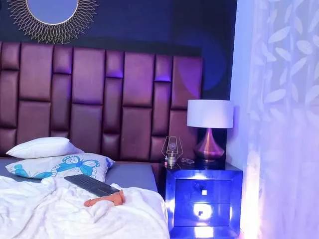 Try 18 years old JoissMolli from BongaCams JoissMolli from BongaCams