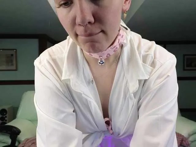 Join dirty camwhore KiraRustle KiraRustle from BongaCams