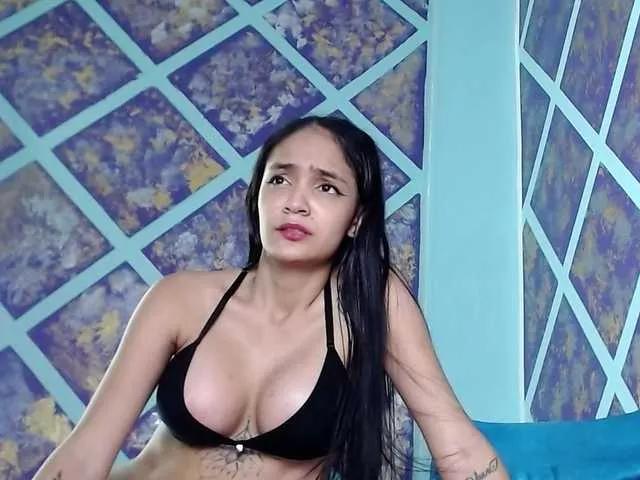 Freechat KishaColins on BongaCams