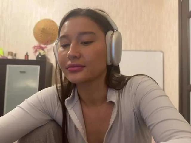 LakishaYanish from BongaCams