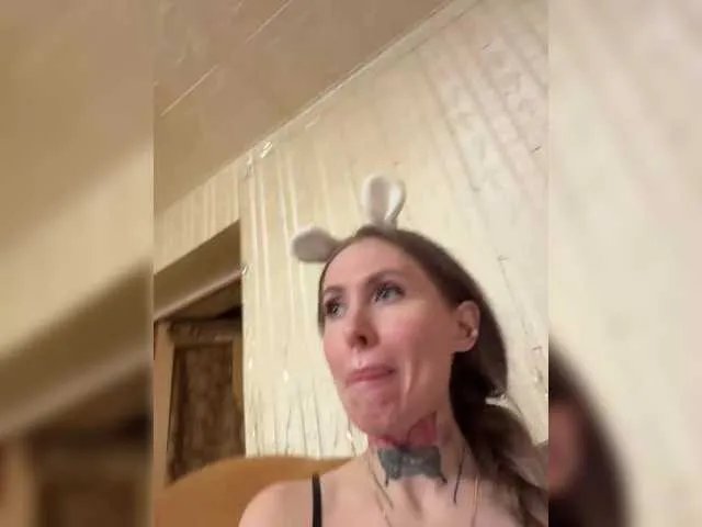 Letti28 from BongaCams