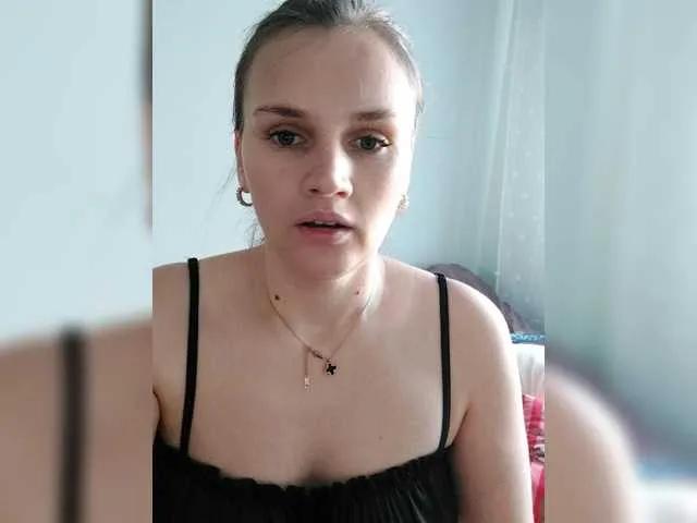 Sweet LisaLovHoney wants you to fuck her body now LisaLovHoney from BongaCams