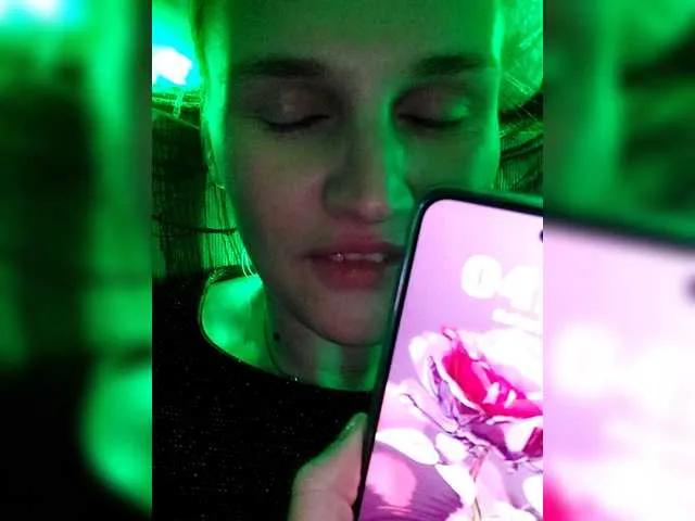 Sweet LisaLovHoney wants you to fuck her body now LisaLovHoney from BongaCams