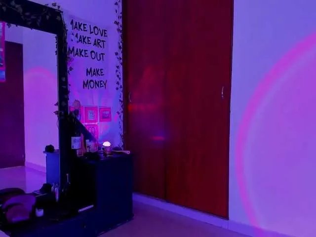 Freechat littlekayla on BongaCams