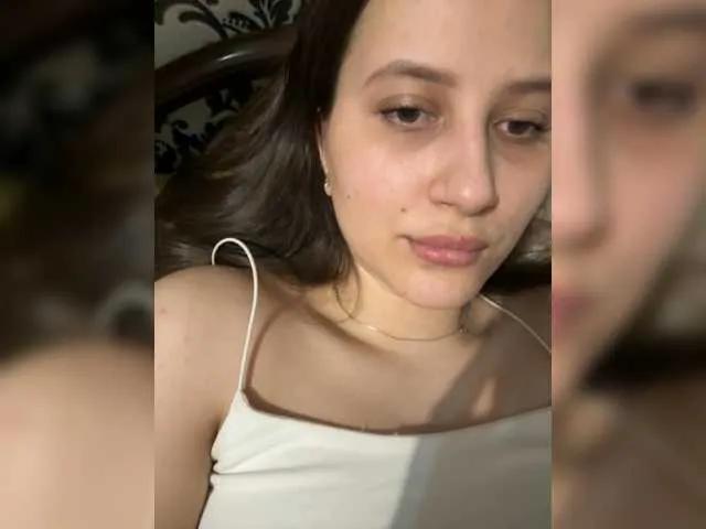 Freechat Llevie on BongaCams