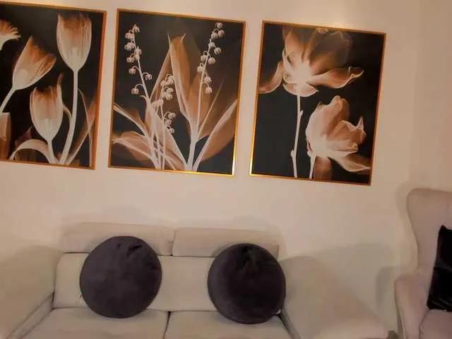 LucyWeiss from BongaCams