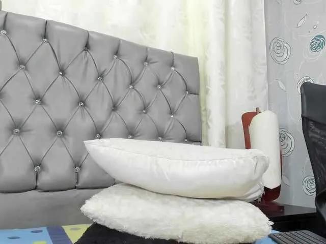 lunaeva23 from BongaCams