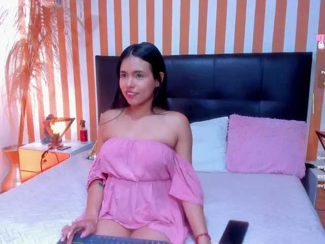 Freechat LunaToledo on BongaCams