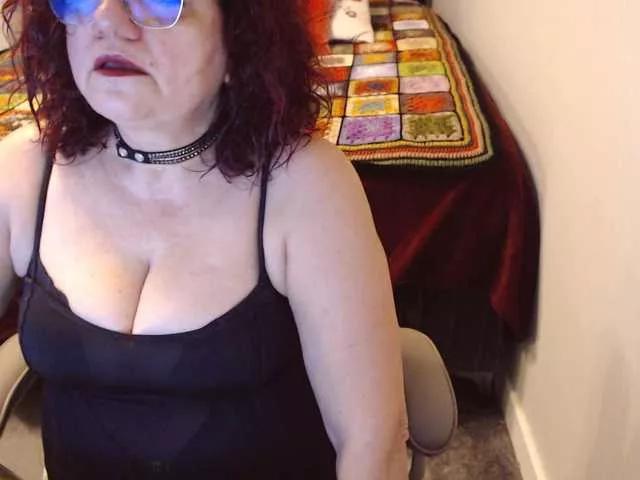 Freechat maggiemilff68 on BongaCams