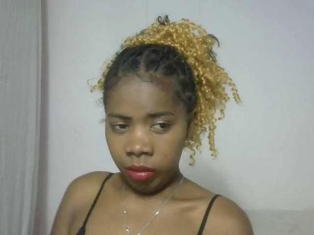 Maha19x from BongaCams