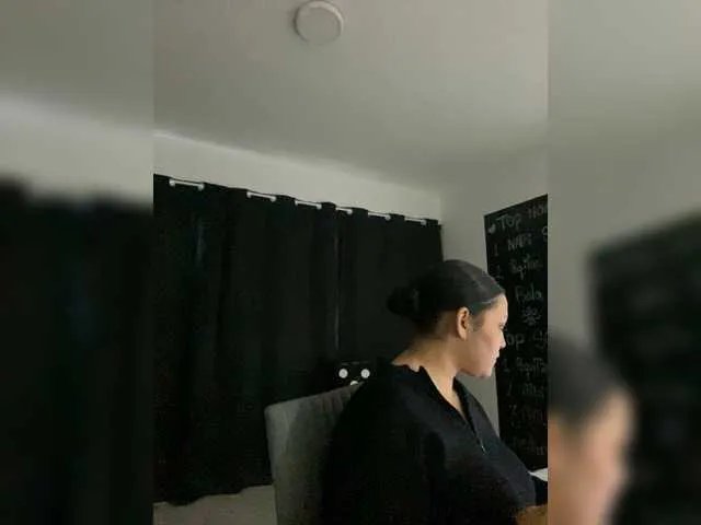 Freechat MarcellaGriffin on BongaCams