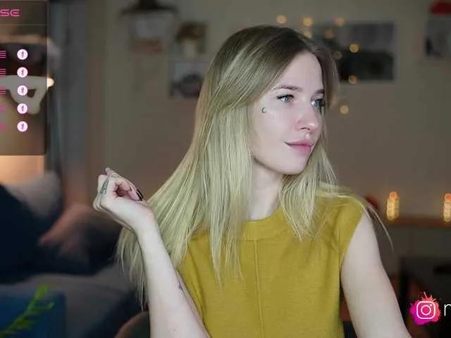 Admire Mel-collins, she wants to masturbate for you mel-collins from BongaCams