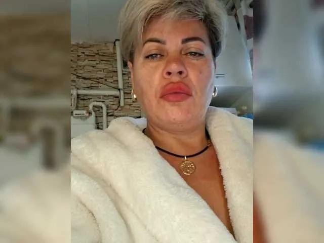 Freechat murr-kitty on BongaCams