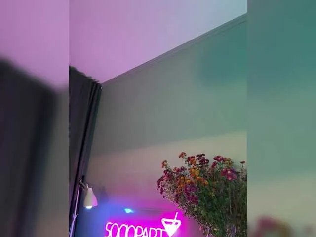 Freechat Nataliecroys on BongaCams