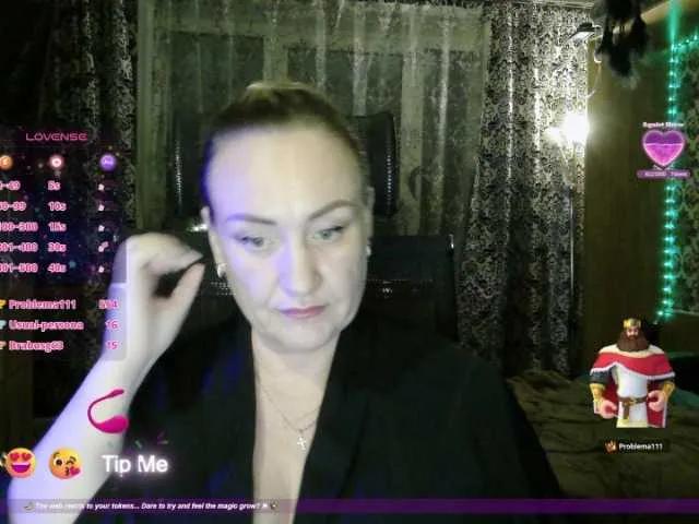 Discover slutty camslut Pavuhi Pavuhi from BongaCams