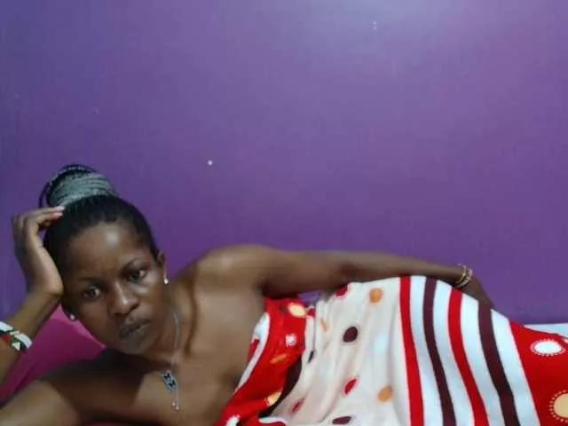 Petitegirly on BongaCams 