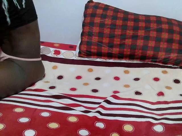 Petitegirly on BongaCams 