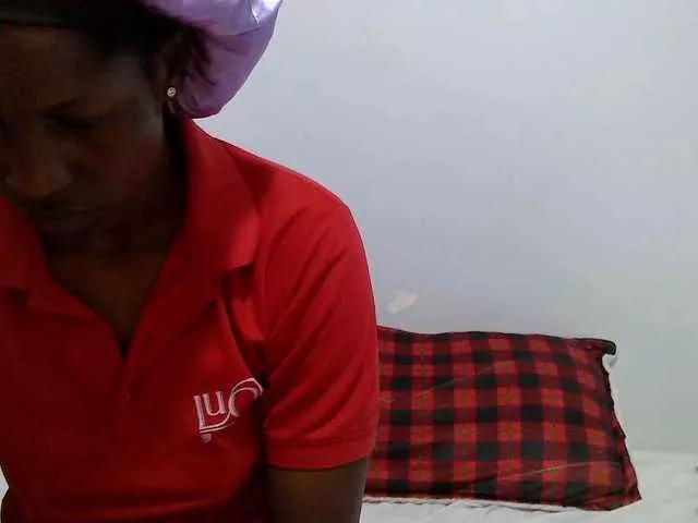 Petitegirly on BongaCams 