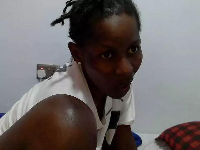 Petitegirly on BongaCams 